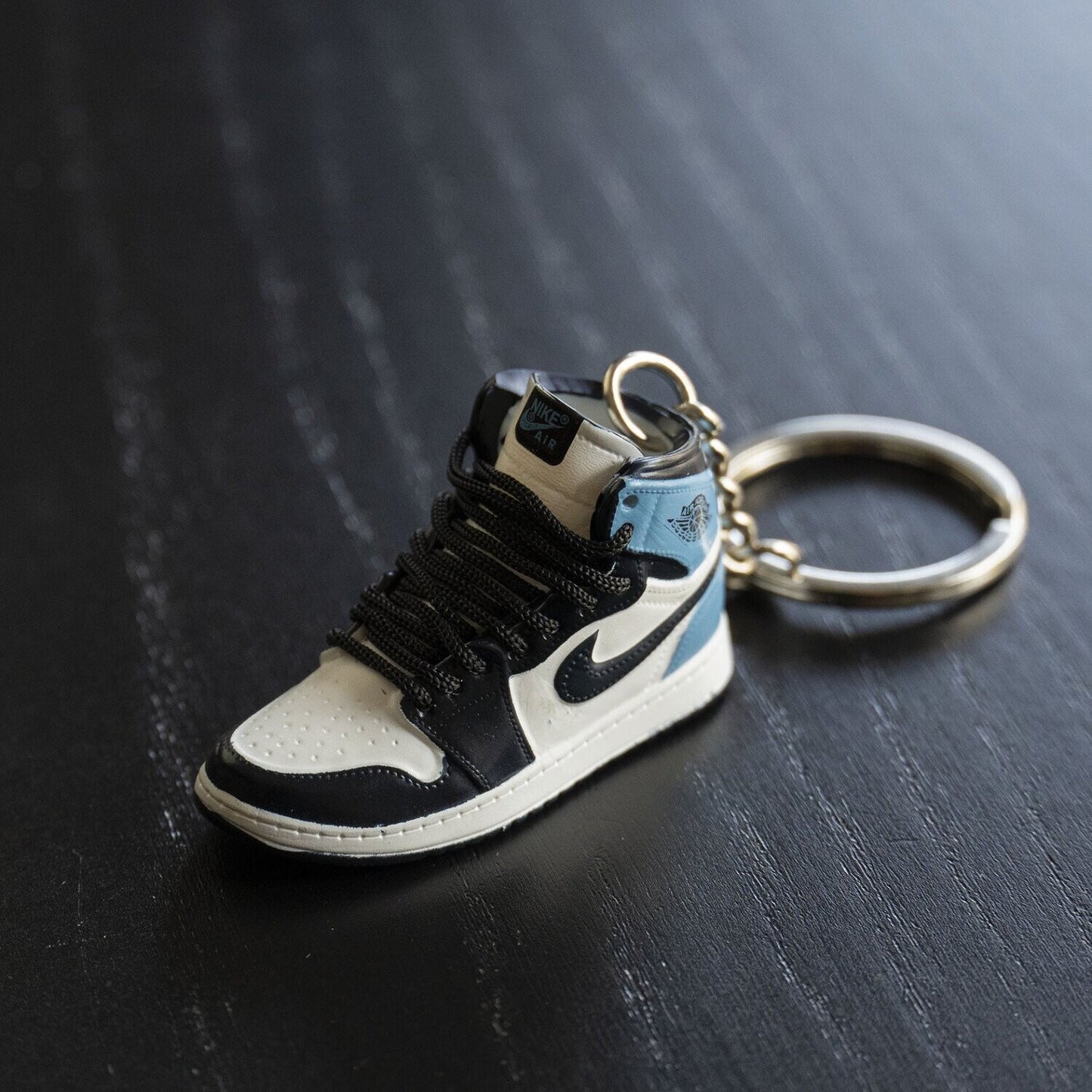 Air Jordan 1 Obsidian